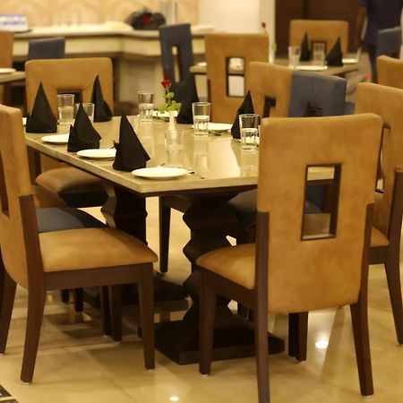 Hotel Imperia Suites Jalandhar Extérieur photo