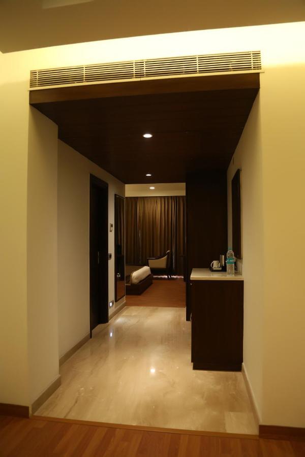 Hotel Imperia Suites Jalandhar Extérieur photo