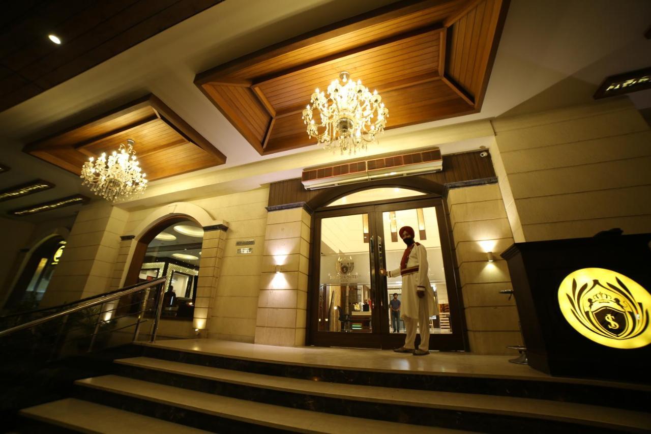 Hotel Imperia Suites Jalandhar Extérieur photo