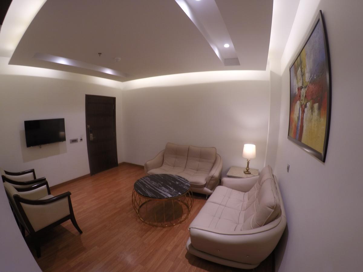 Hotel Imperia Suites Jalandhar Extérieur photo