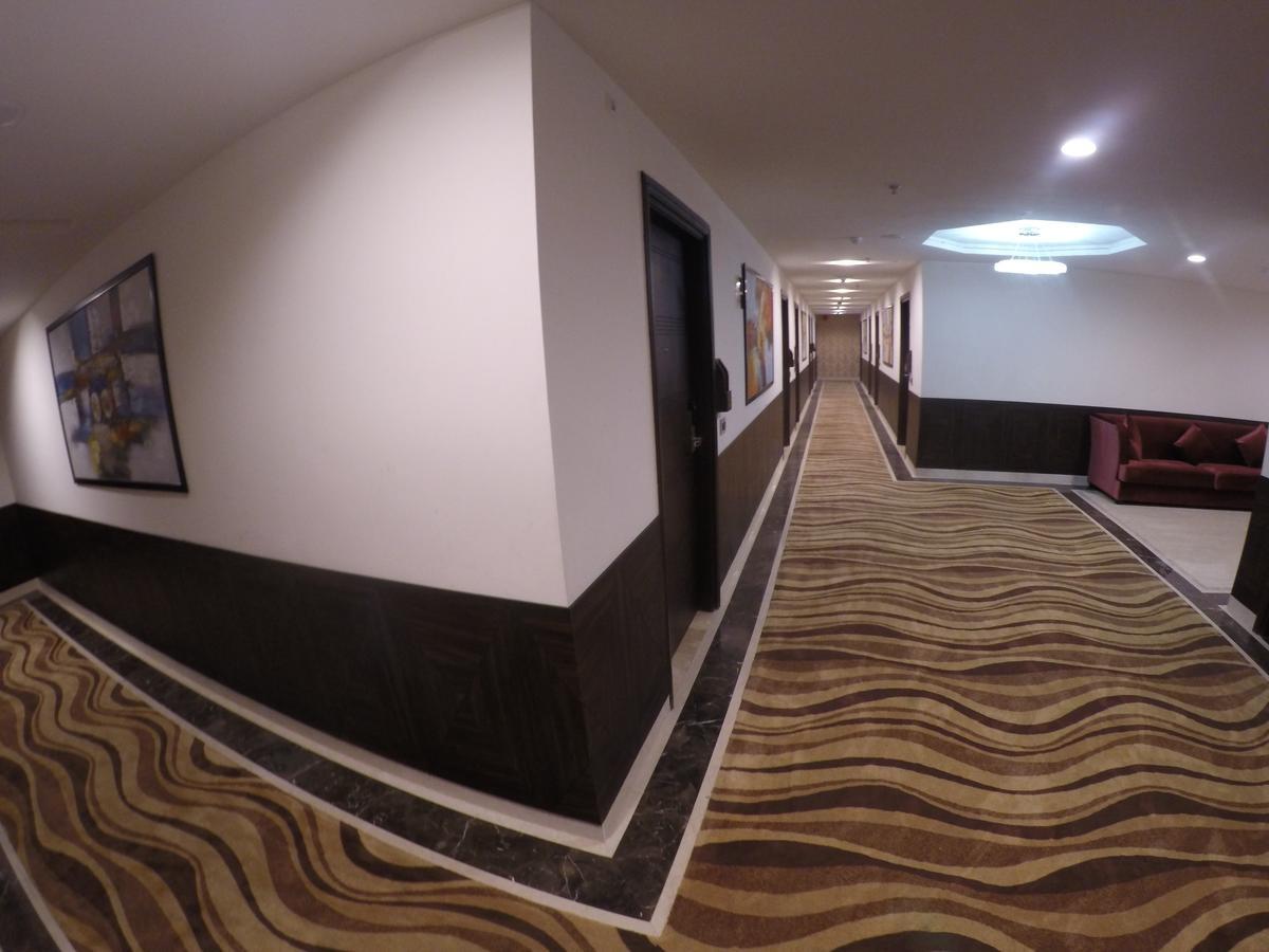 Hotel Imperia Suites Jalandhar Extérieur photo
