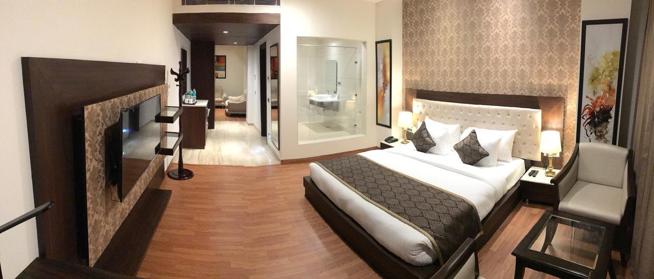 Hotel Imperia Suites Jalandhar Extérieur photo