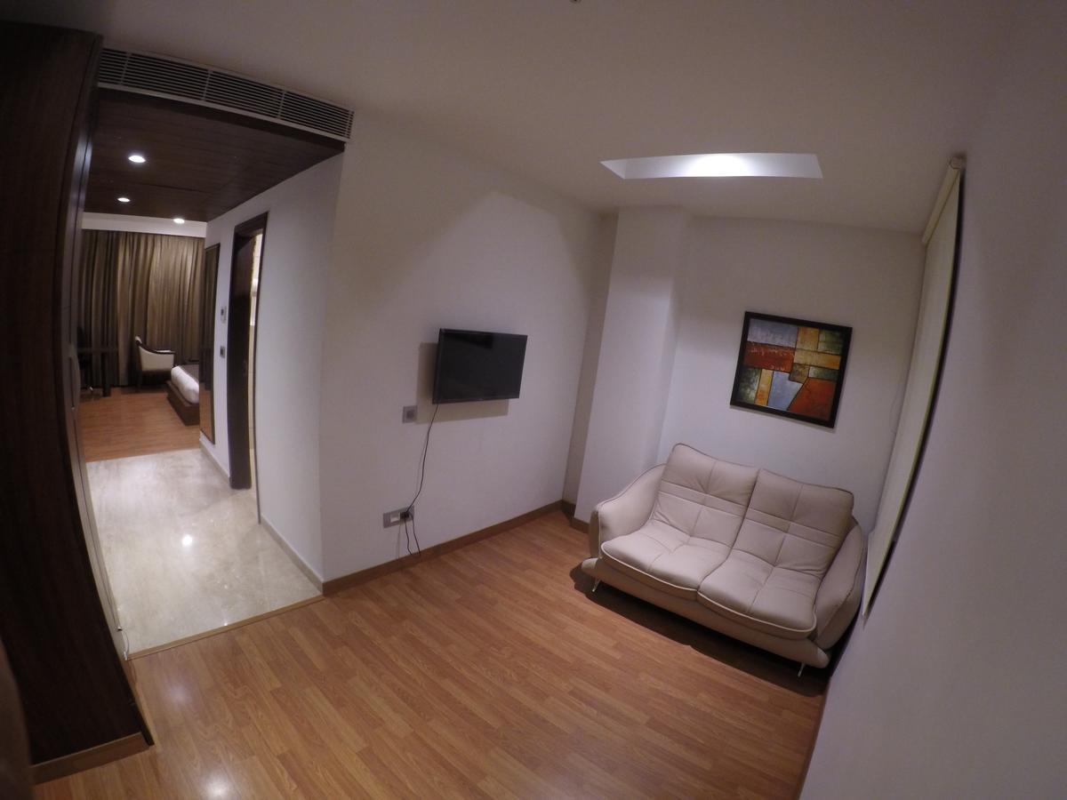 Hotel Imperia Suites Jalandhar Extérieur photo