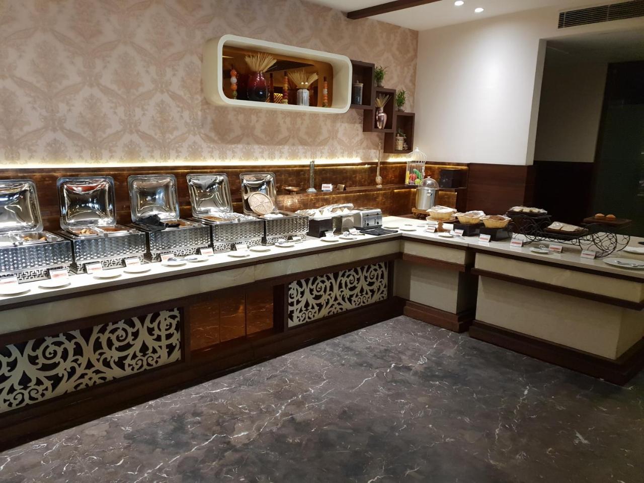 Hotel Imperia Suites Jalandhar Extérieur photo